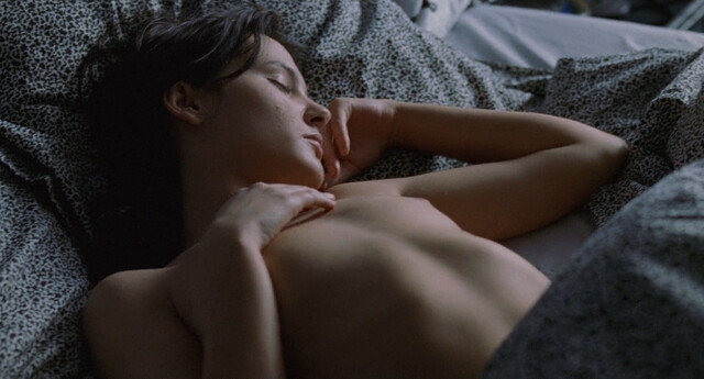 Virginie Ledoyen nude - In All Innocence (En plein coeur) (1998)