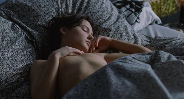 Virginie Ledoyen nude - In All Innocence (En plein coeur) (1998)