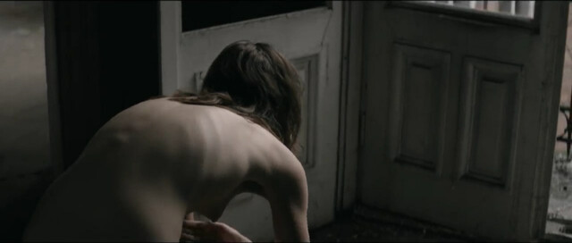 Martyna Ludwig nude - Krol (2017)