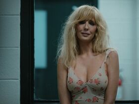 Kelly Reilly sexy - Yellowstone s05e01e03e04 (2022)