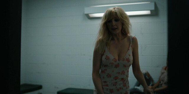 Kelly Reilly sexy - Yellowstone s05e01e03e04 (2022)