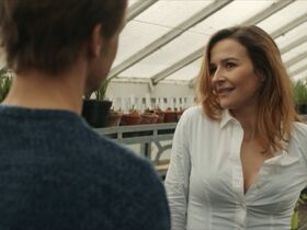 Katrin Bauerfeind sexy - Frau Jordan stellt gleich s01e01 (2019)