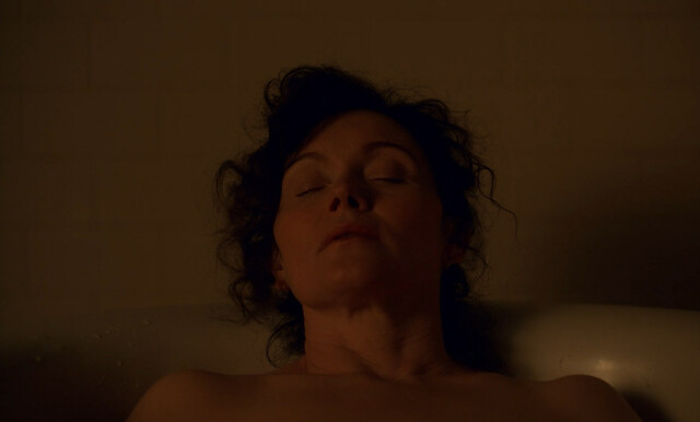 Essie Davis sexy - Guillermo del Toro's Cabinet of Curiosities s01e08 (2022)