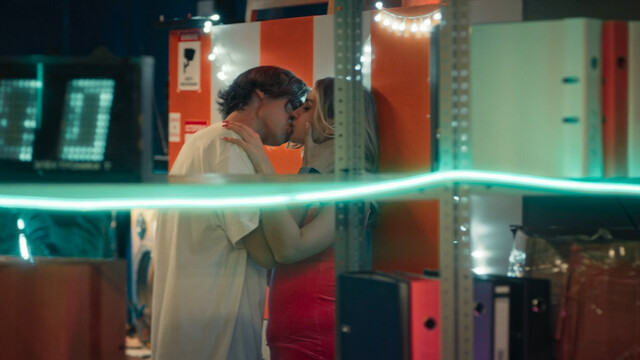 Varvara Fedorovna sexy, Elizaveta Mordashova sexy, Ivanka Osina-Fridman sexy – Lejt Najt Skul s01e04 (2022)