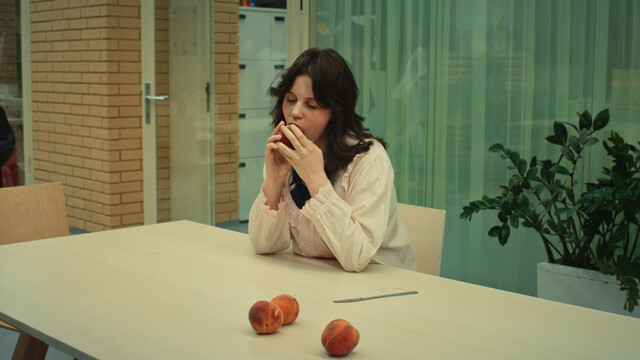 Varvara Fedorovna sexy, Elizaveta Mordashova sexy, Ivanka Osina-Fridman sexy – Lejt Najt Skul s01e04 (2022)