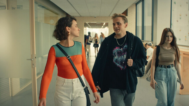 Varvara Fedorovna sexy, Elizaveta Mordashova sexy, Ivanka Osina-Fridman sexy – Lejt Najt Skul s01e04 (2022)