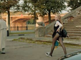 Elizaveta Ishenko sexy, Anna Mikhalkova sexy – Alisa ne mozhet zhdat s01e01-03 (2022)