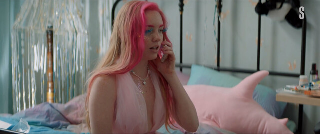 Elizaveta Ishenko sexy, Anna Mikhalkova sexy – Alisa ne mozhet zhdat s01e01-03 (2022)