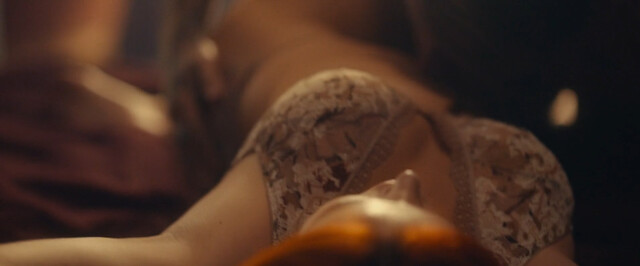 Bella Thorne nude, Alma Noce nude – Time Is Up 2 (Game of Love) (2022)