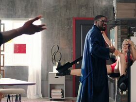 Taryn Manning sexy, Sarah Polednak sexy – Bromates (2022)