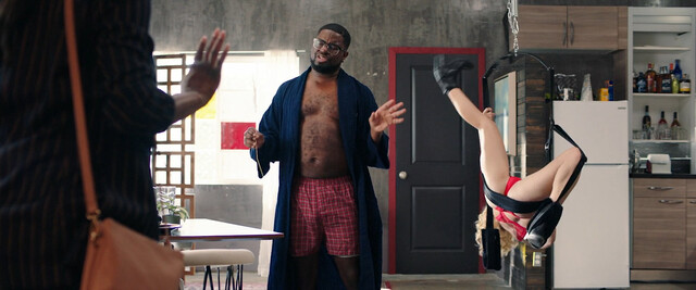 Taryn Manning sexy, Sarah Polednak sexy – Bromates (2022)