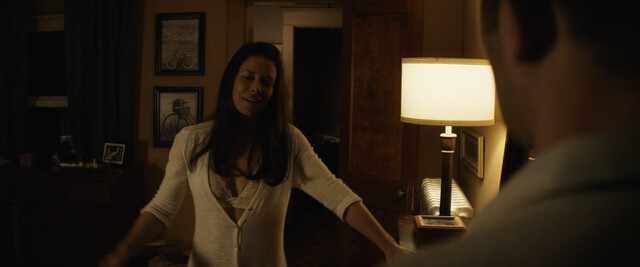 Evangeline Lilly sexy - Little Evil (2017)