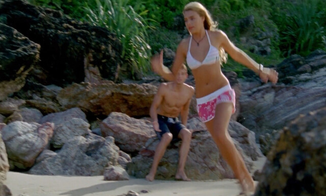 Indiana Evans sexy - H2O (2011)