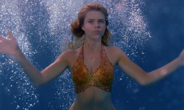 Indiana Evans sexy - H2O (2011)