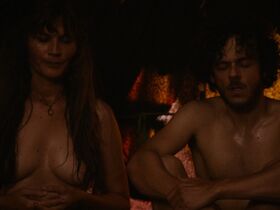 Marina Hands nude - Hommes au bord de la crise de nerfs (2022)