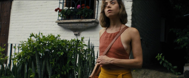 Aubrey Plaza sexy - Emily the Criminal (2022)