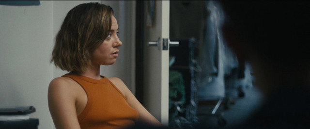 Aubrey Plaza sexy - Emily the Criminal (2022)