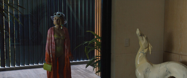 Maya Hawke sexy, Camila Mendes sexy, Alisha Boe sexy, Talia Ryder sexy – Do Revenge (2022)