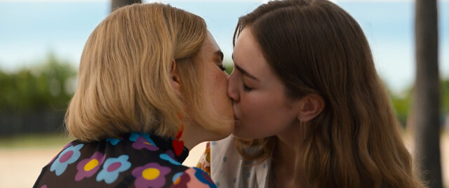 Maya Hawke sexy, Camila Mendes sexy, Alisha Boe sexy, Talia Ryder sexy – Do Revenge (2022)