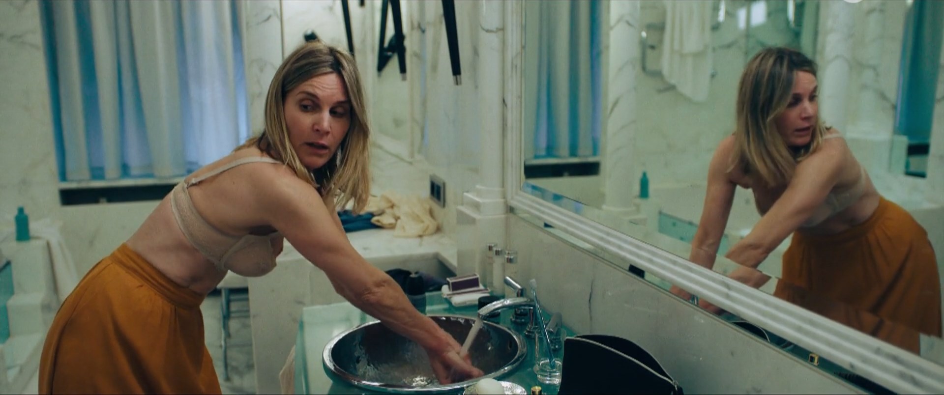 Maike Toussaint sexy, Nele Mueller-Stofen sexy, Zsa Zsa Inci Burkle sexy – All My Loving (2019)