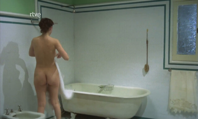 Carmen Roldan nude - Mi hija Hildegart (1977)