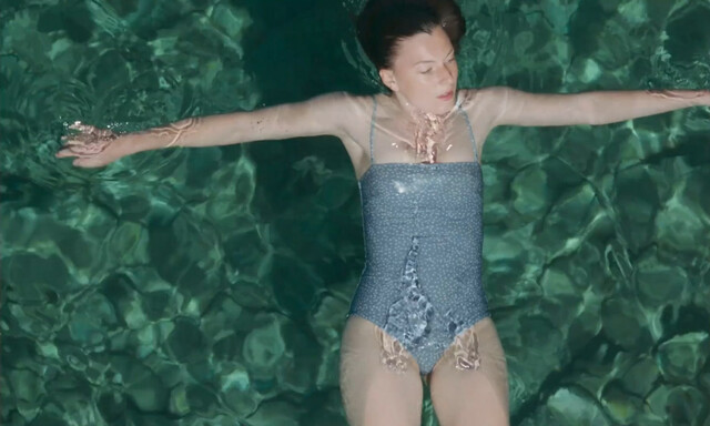 Louise Chevillotte nude - Une femme a la mer (2022)