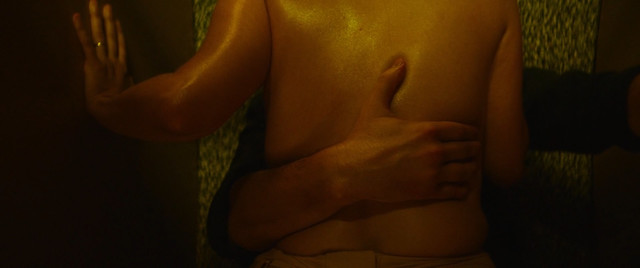 Flonja Kodheli nude - Exil (2020)