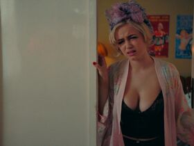 Alba Baptista sexy, Rose Williams sexy – Mrs Harris Goes to Paris (2022)