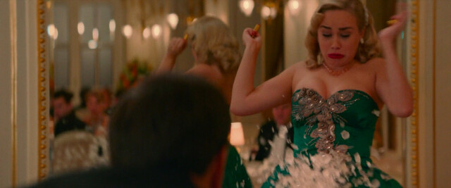 Alba Baptista sexy, Rose Williams sexy – Mrs Harris Goes to Paris (2022)