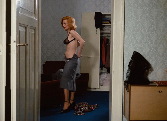 Ingrid Caven nude - Mutter Kusters' Fahrt zum Himmel (1975)