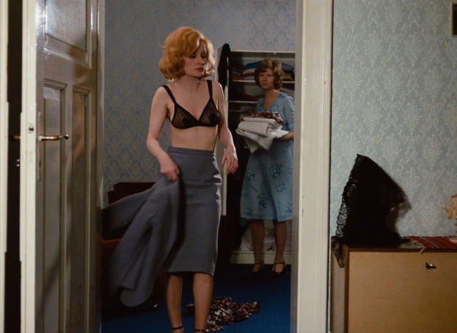 Ingrid Caven nude - Mutter Kusters' Fahrt zum Himmel (1975)