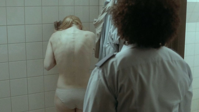 Sigrid ten Napel nude - Vast (2011)