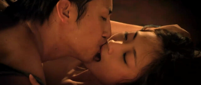 Chen Chih-Ying nude, Lee Ko-Chu nude - The 33D Invader (2011)