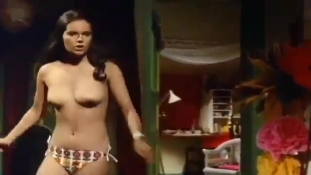 Mascha Gonska nude - Herzblatt oder Wie sag ich’s meiner Tochter? (1969)