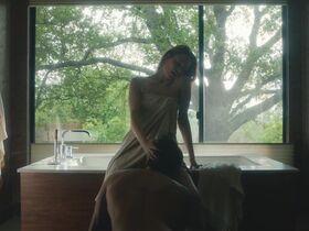 Dianna Agron sexy - Click (2023)