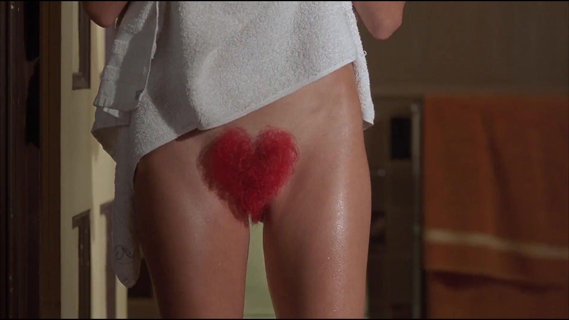 Heidi Klum nude - Blow Dry (2001)