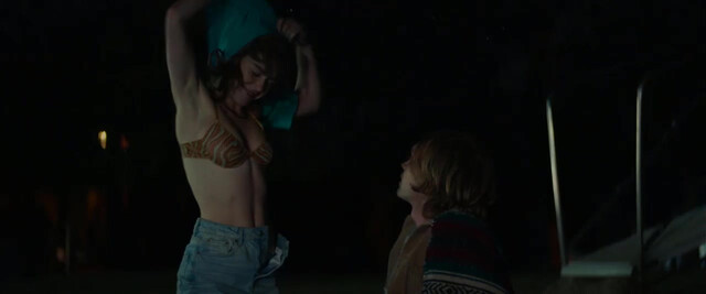 Chloe Rose Robertson sexy,  Amanda Jones sexy,  Kiernan Shipka sexy - Wildflower (2022)