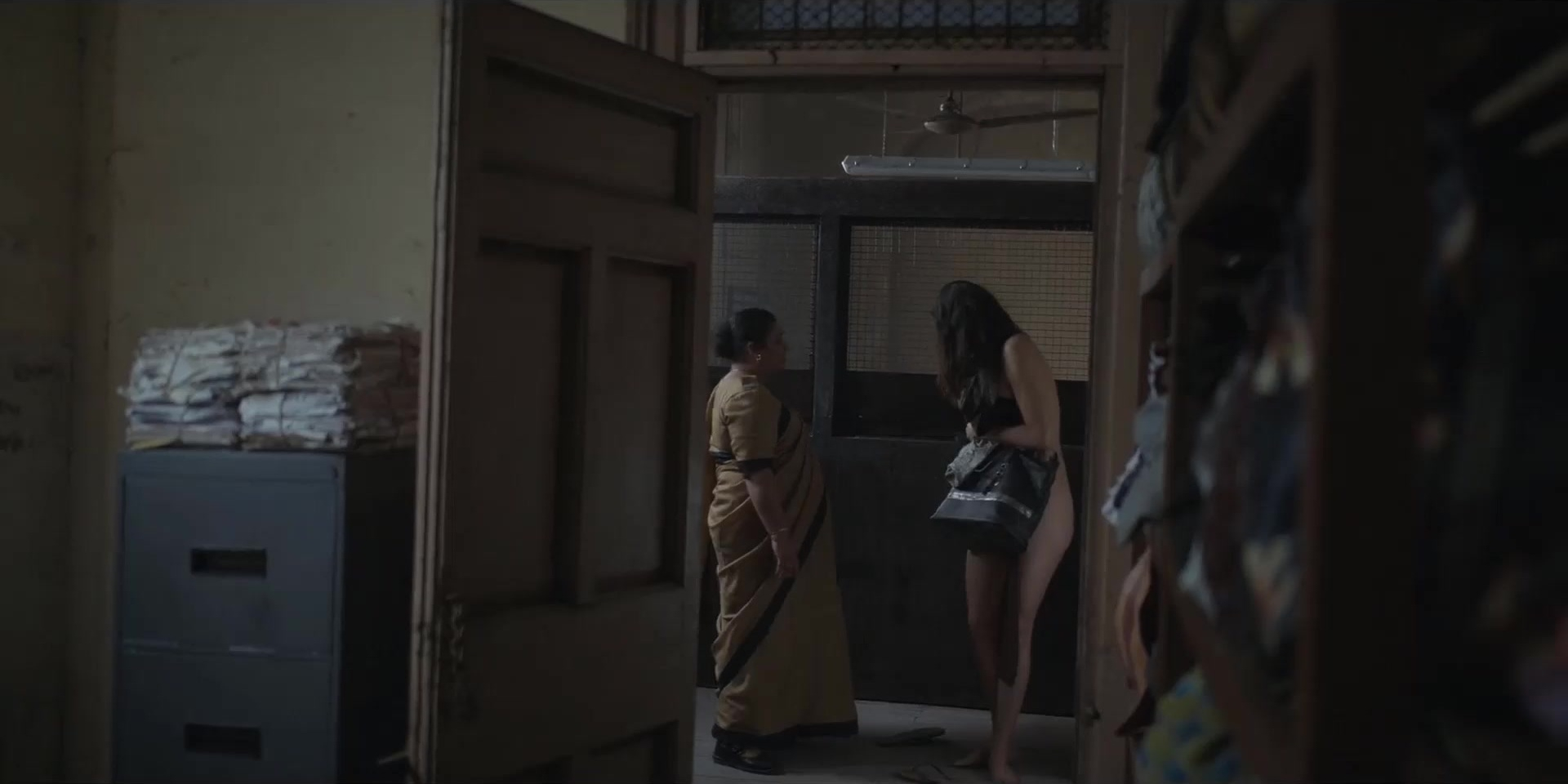 Nude Video Celebs Karishma Tanna Sexy Scoop S01e03 04 2023