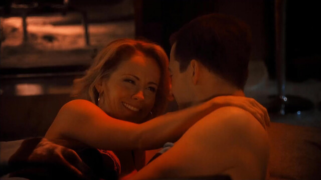 Kelly Stables sexy - Two and a Half Men s07e04 (2009)