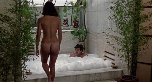 Sonia Infante nude, Gabriela Roel nude, Rossy Mendoza nude - La casa que arde de noche (1985)