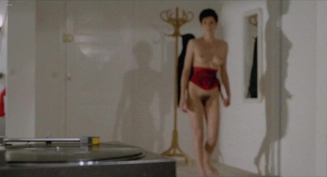 Elizabeth Bourgine nude, Emmanuelle Seigner nude - Cours prive (1986)