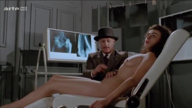 Ariane Kah nude - Le miracule (1987)