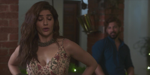 Karishma Tanna sexy, Richa Chadha sexy - Lahore Confidential (2021)