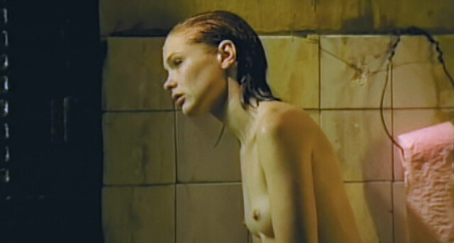 Barbara Schulz nude - O dia da caca (2000)