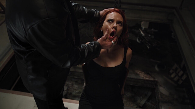 Scarlett Johansson sexy - The Avengers (2012)