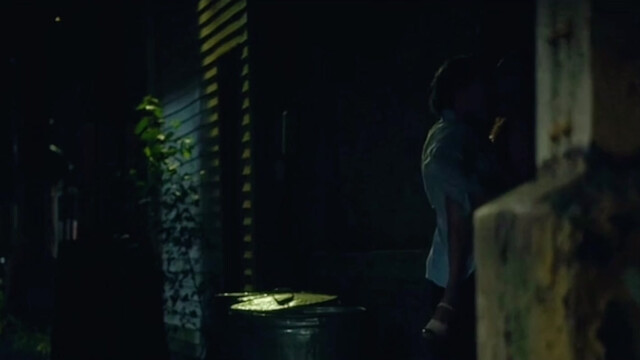 Zoe Saldana sexy - Blood Ties (2013)