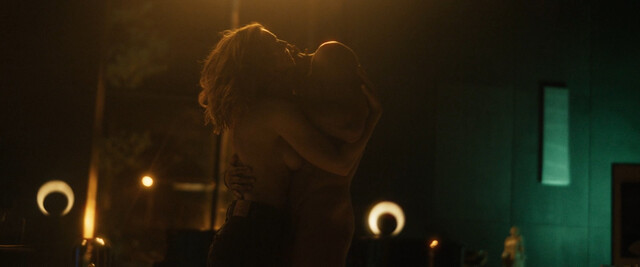 Magdalena Boczarska nude, Katarzyna Sawczuk nude – Heaven in Hell (2022)