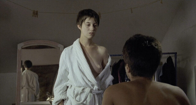 Charlotte Gainsbourg nude – Amoureuse (2011)