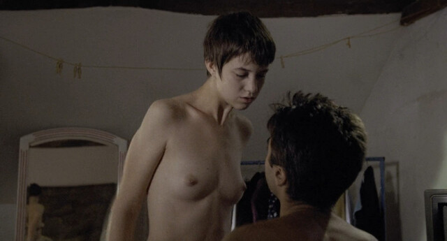 Charlotte Gainsbourg nude – Amoureuse (2011)