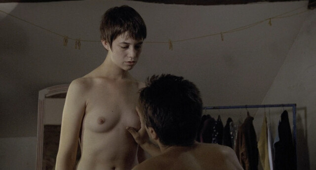 Charlotte Gainsbourg nude – Amoureuse (2011)